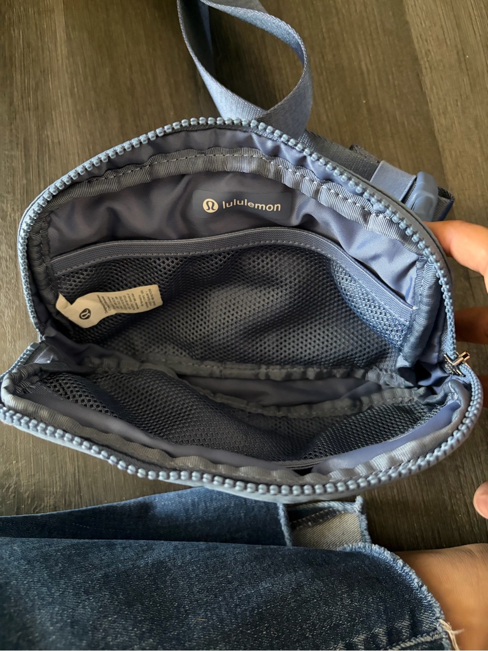 lululemon athletica Slate Blue Crossbody Waist Bag with Black Strap - Picture 4 of 4